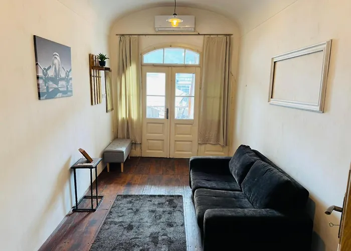 Lacne V Centre דירה *